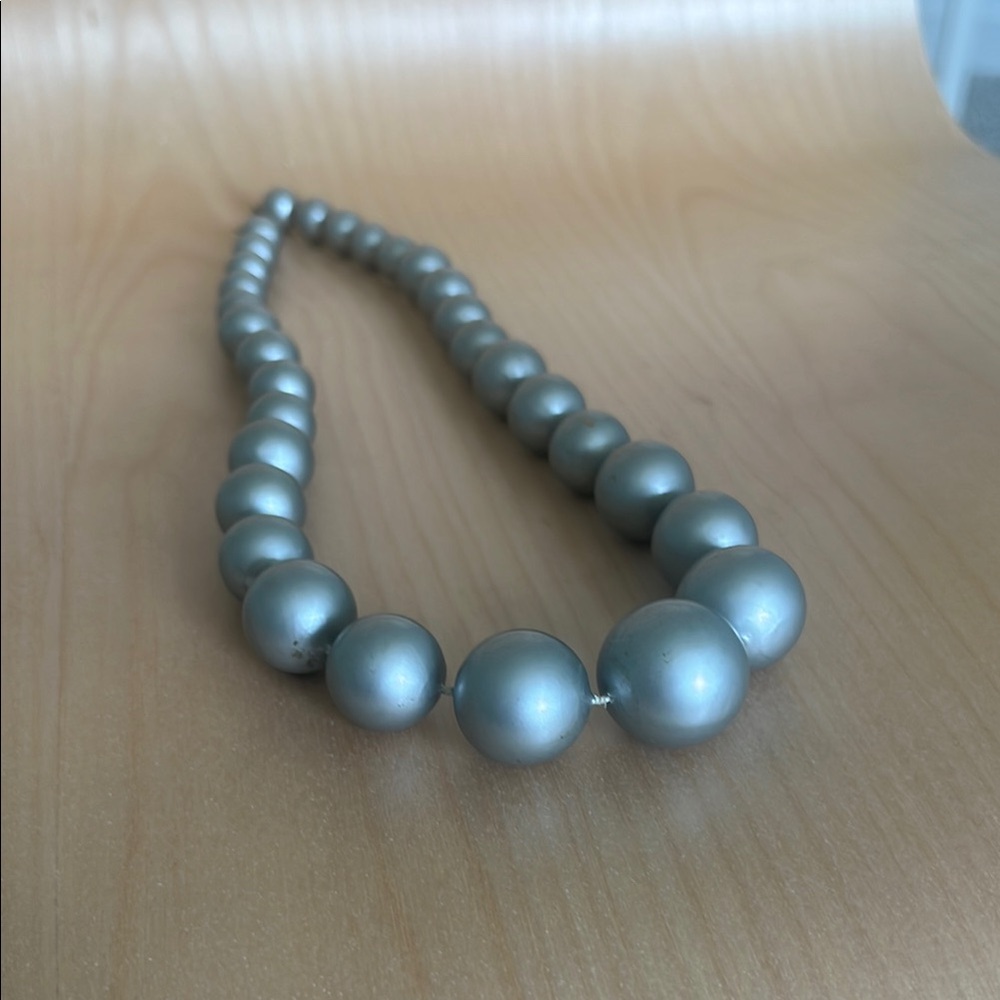 Original Avon 1987 Faux Pearl Necklace